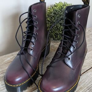 BRAND SPANKING NEW Dr. Martens Women's Rich Burgundy Lace-Up Boots